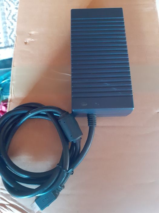 AC Adapter  12V-12.5A