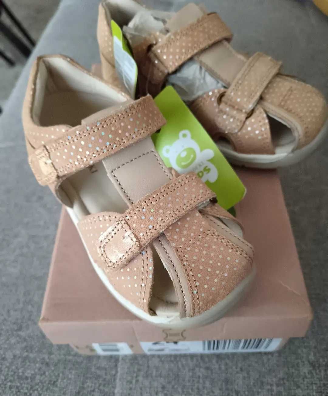 Нови сандали Lasocki и Befado 15 см стелка 24 и 25 номер