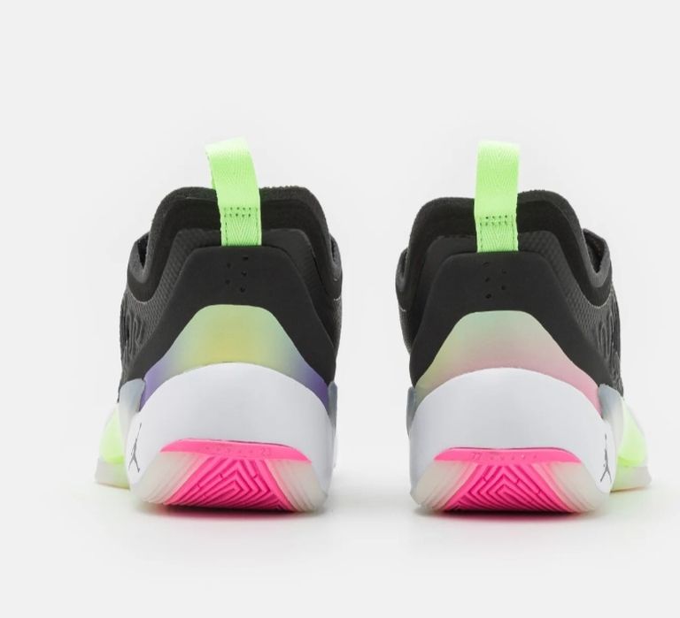 Оригинални нови маратонки Nike Jordan