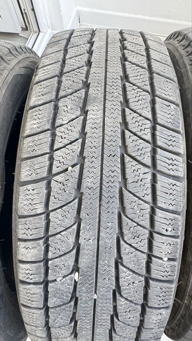 Продам зимние шины Triangle 185/65 R14.
