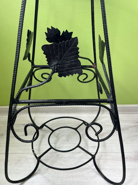 Suport pentru plante din fier