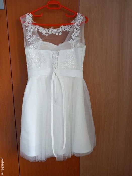 Rochie scurta de mireasa și voal