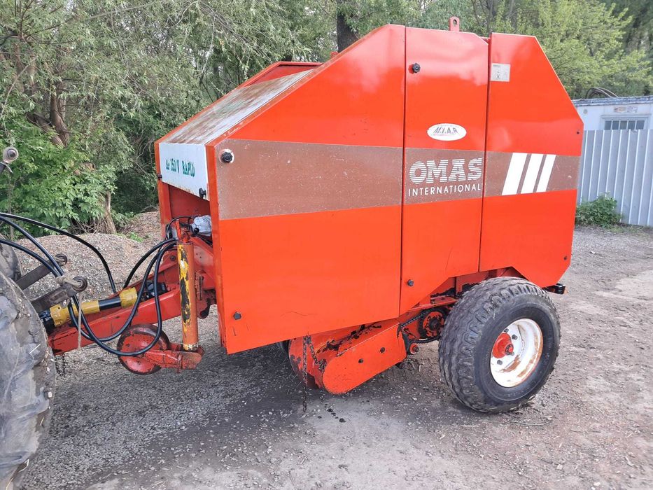 balotiera marca Omas pentru baloti rotunzi