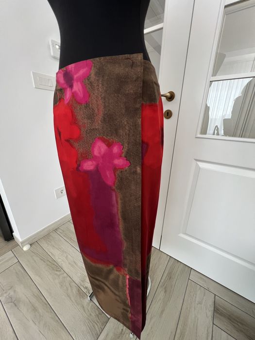 Fusta Max Mara, rosie petrecuta, marimea M