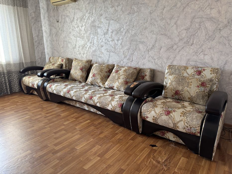 Продам диван и два кресла