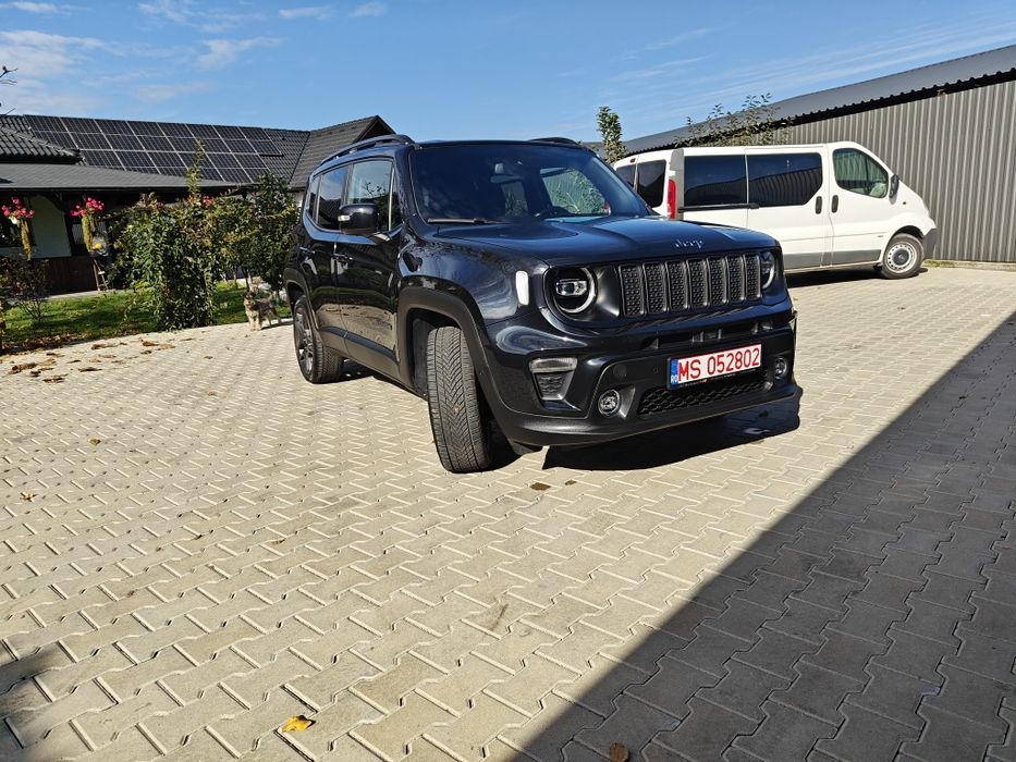 Vând jeep renegade hybrid 4x4