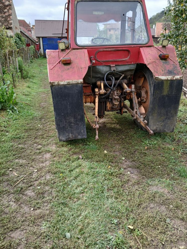 Vînd Tractor U 650