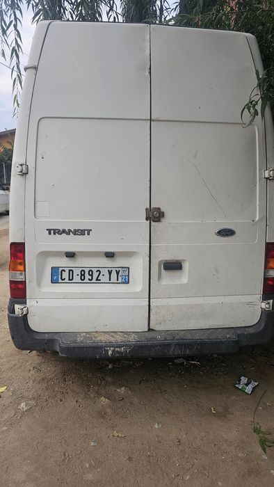Vând sau schimb ford transit