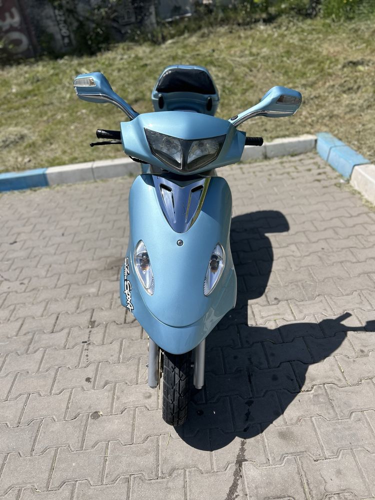 Скутер 2300км Нов