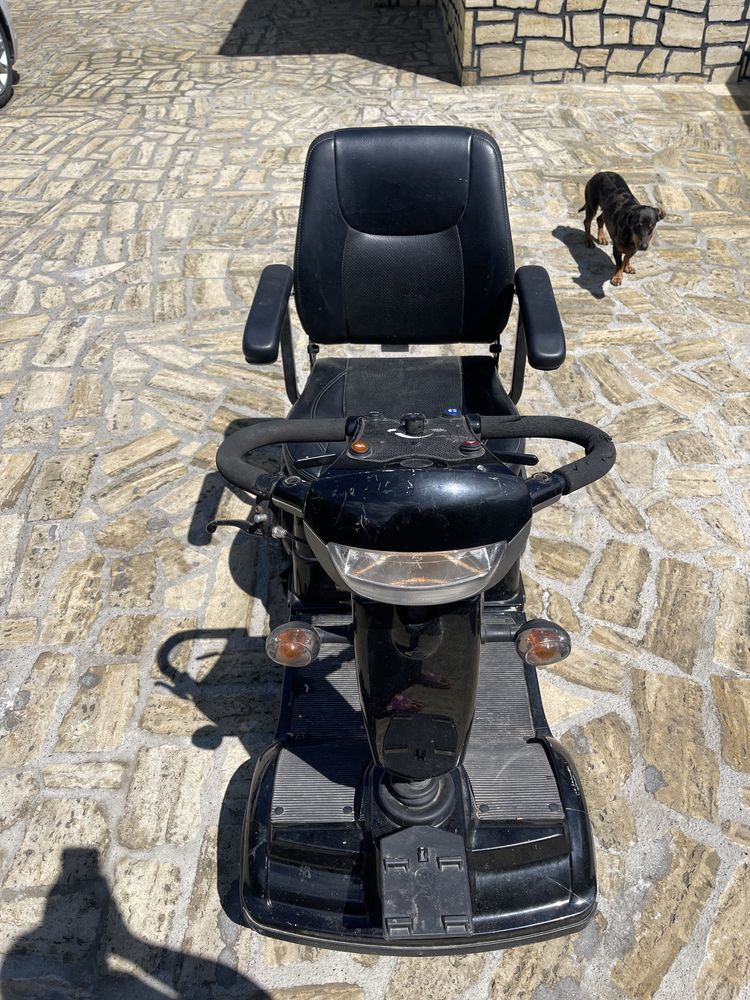 Cariucior electric pentru persoane cu dizabilitati