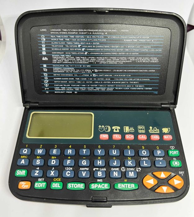 Agenda electronica vintange cu butoane colorate, ca noua