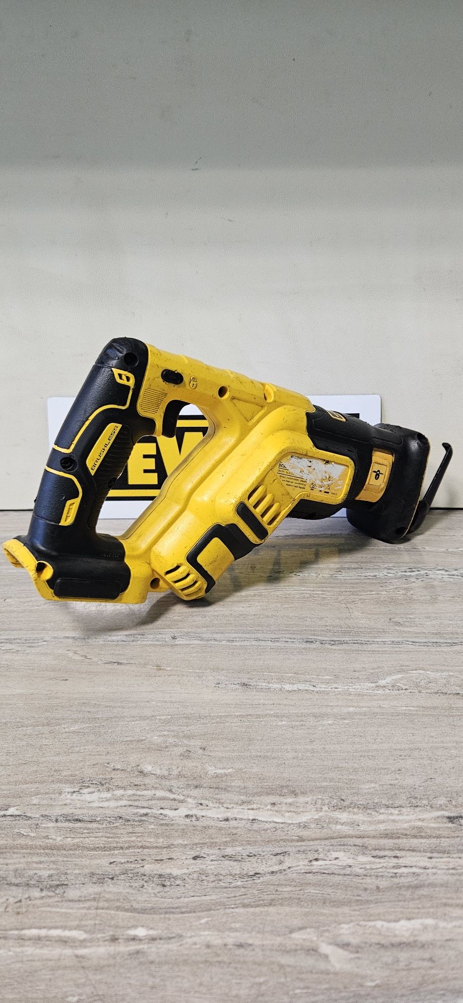 Dewalt Саблен Трион DCS367 18V.