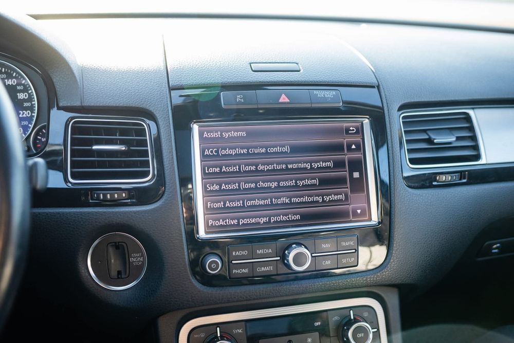 VW Touareg R-Line/CarPlay/360°/ACC/WEBASTO/ Panoramic/Keyless, Perne