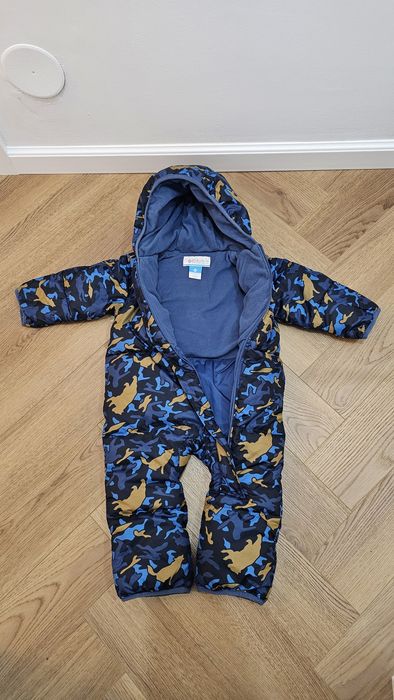 Combinezon Columbia, marime 12-18 luni, stare foarte buna.