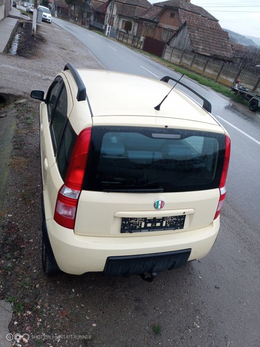 Fiat Panda 4x4 climbing 1.2