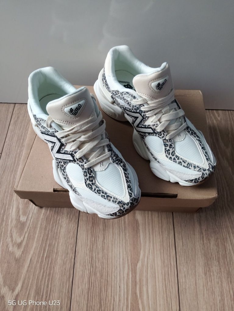 New Balance 9060-39.5н.Нови Оригинални