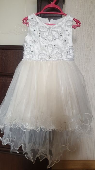 Детское платье очень красивое