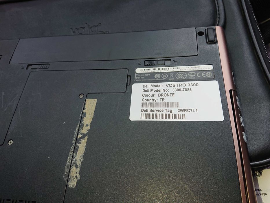 Лаптоп Dell Vostro 3300 13.3" i5 M430 NVIDIA 310M 4GB RAM 320GB HDD