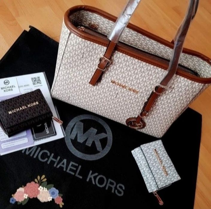 Geanta +portofel Michael Kors, super model, saculet, etichetă