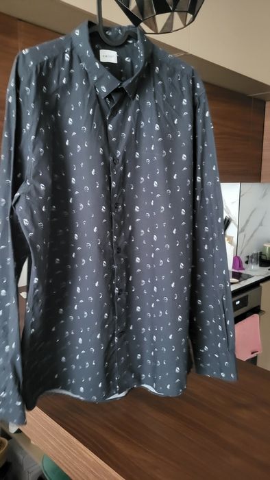 Продавам мъжка риза Celio
