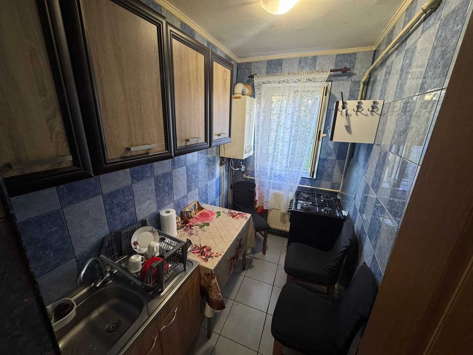 Apartament 2 camere semidecomandat Cîmpina Prahova