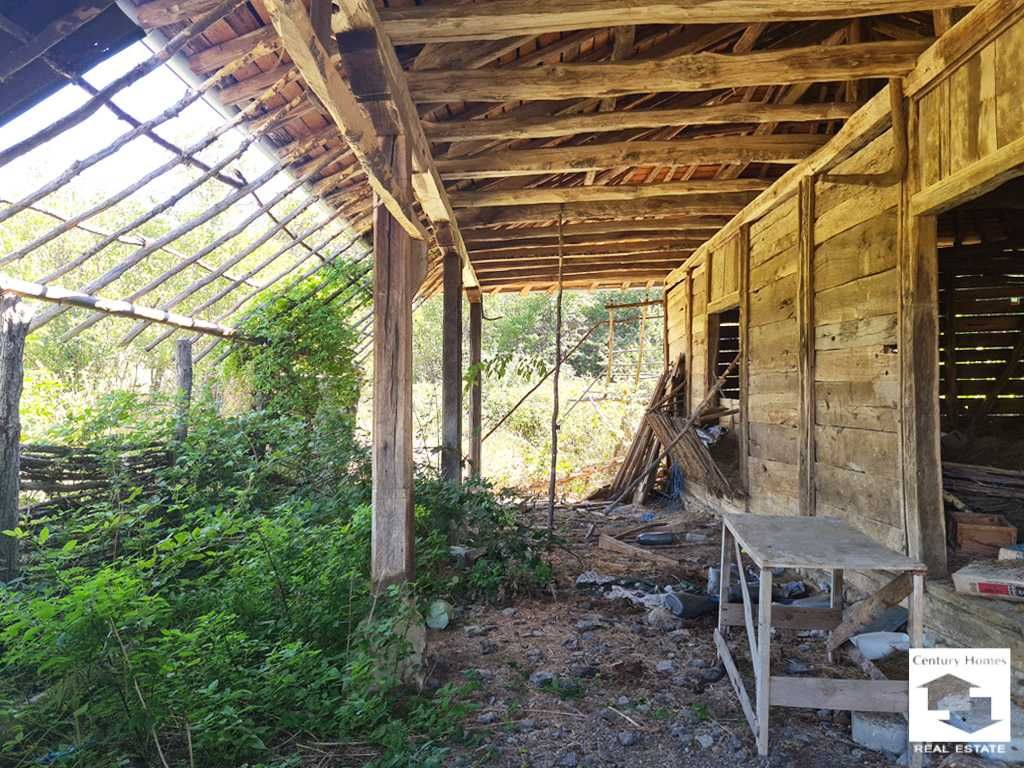 125185 Имот с две къщи и обширен парцел в с. Бойковци, общ. Елена