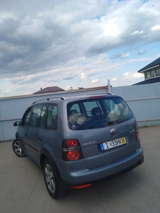 WV*TOURAN/CROSS/2000Diezel*Euro 4.Privat Germania!
