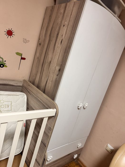 Кушетка, повивалник, легло, шкаф, матрак