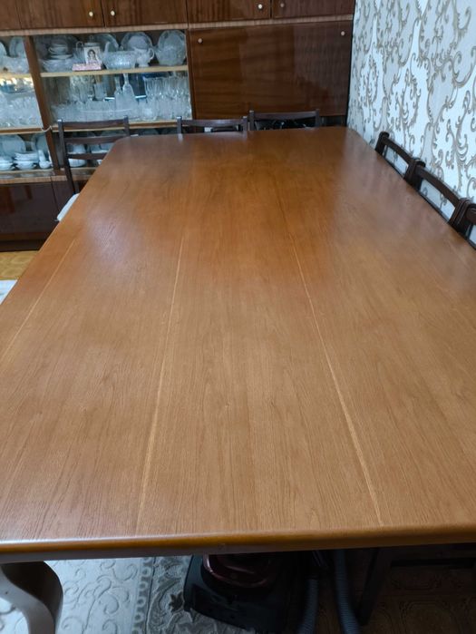 Продам Деревянный стол