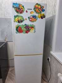 Кухонный гарнитур,прихожая, холодильник