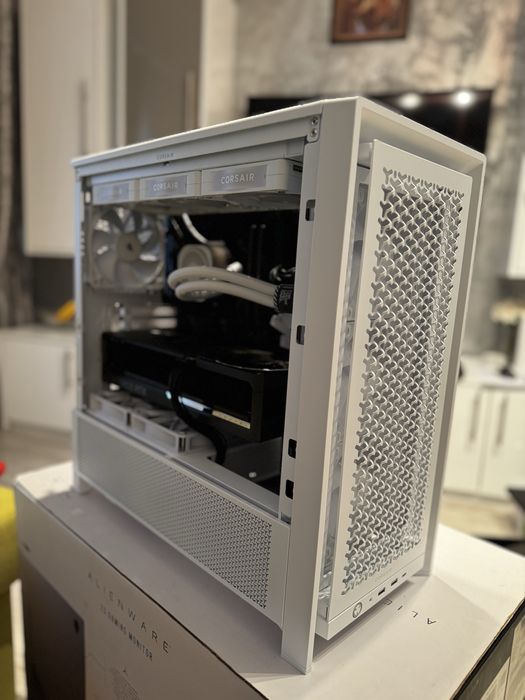 Sistem PC Gaming Ryzen 7 9800X3D, RTX 5080, 64GB Ram, 4TB NVMe