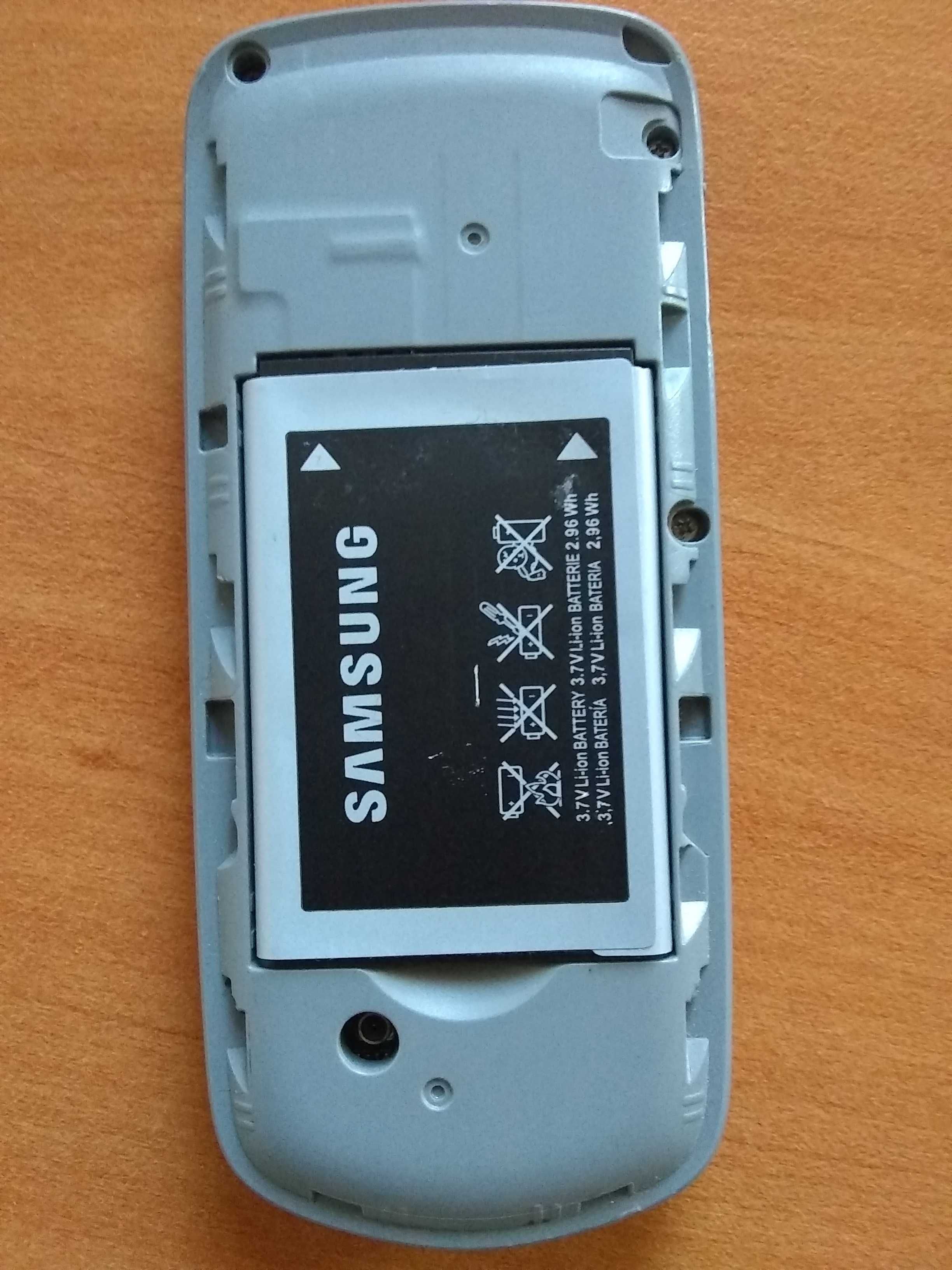 Малък телефон Samsung GT-E1080i