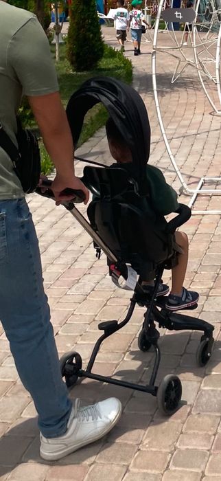 Продам прогулочную коляску в хорошем состоянии срочно