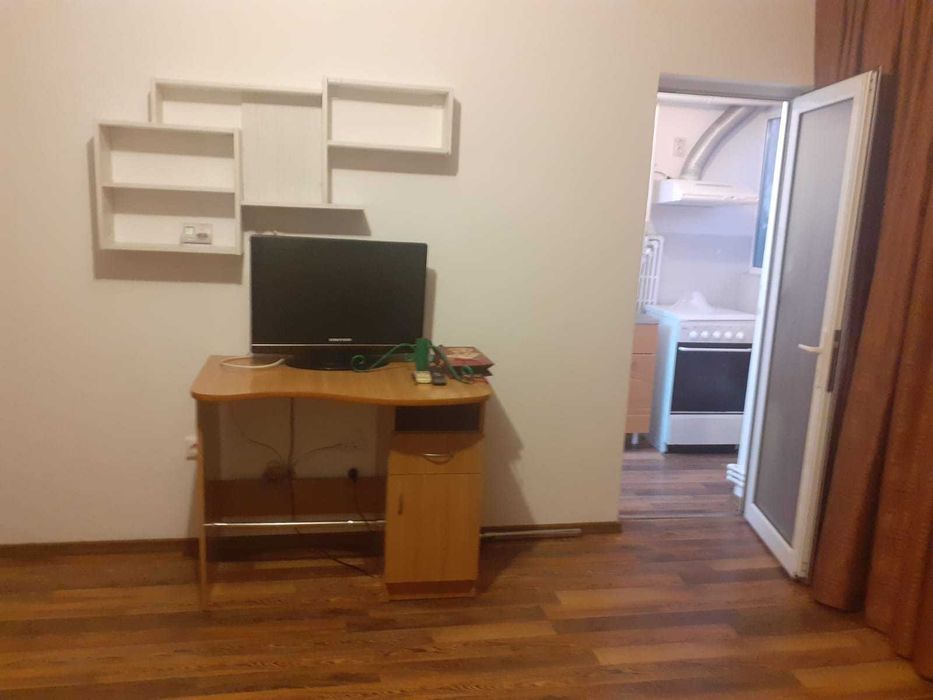 De vanzare – Garsoniera decomandata, mobilata si utilata – Micro 20