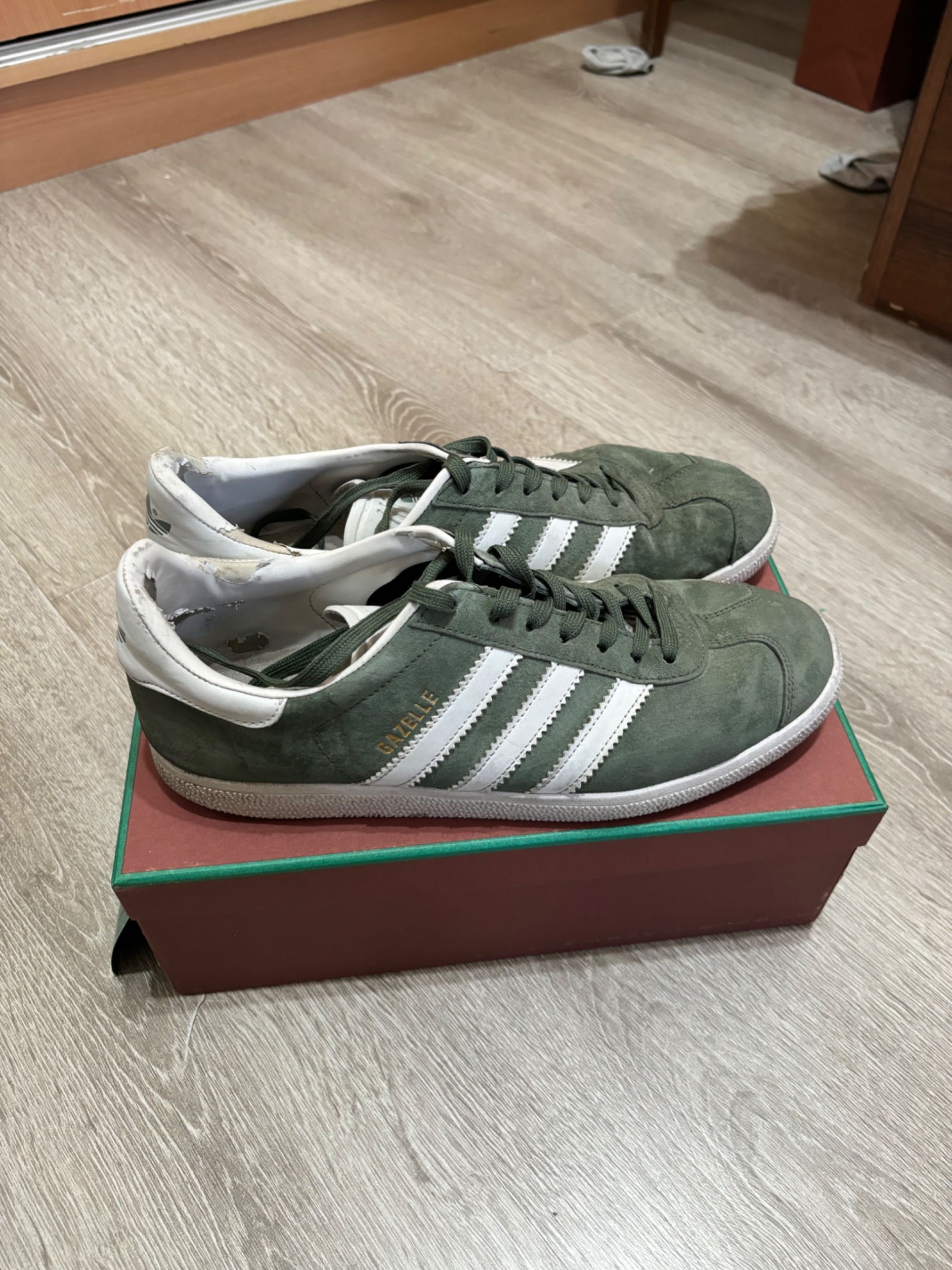 Продам кроссовки Adidas Gazelle 43 размер