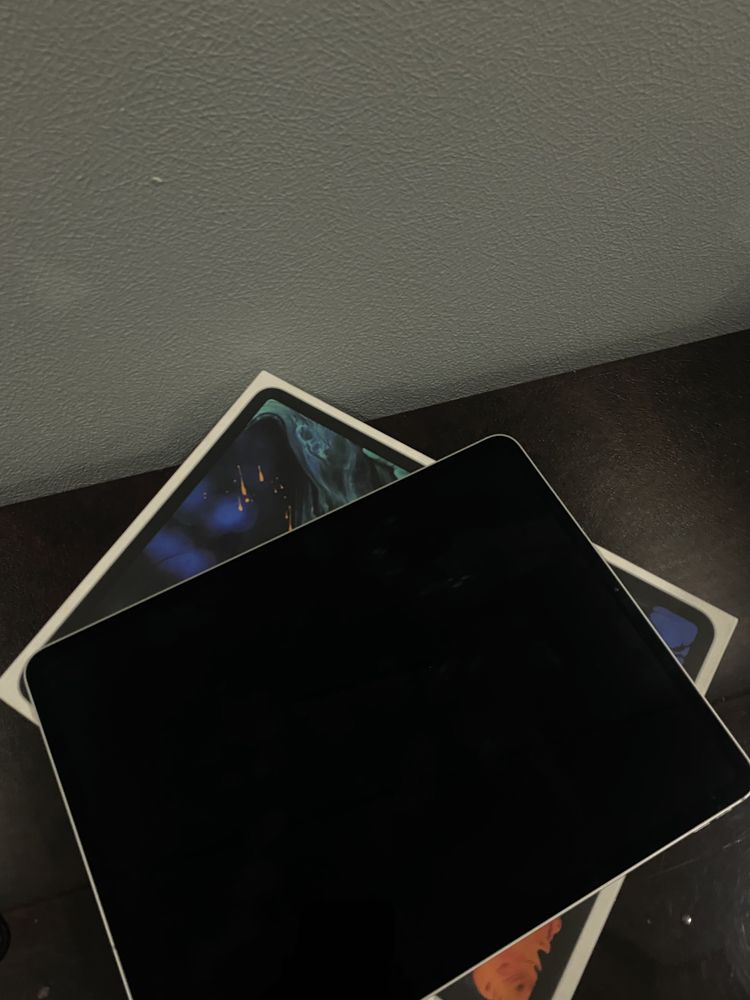 Ipad Pro 12.9 3 поколение 512 GB + Magic Keyboard