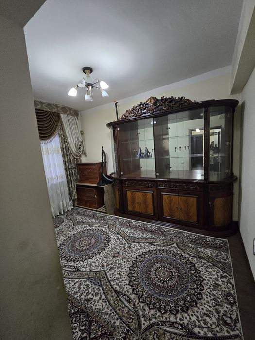 Срочно  сдаётся  квартира  сергели  5а 2 ком семья от метро  400 метр