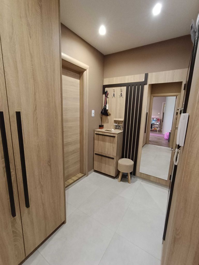 Продава се Тристаен апартамент в Велинград - 98 кв.м за 1718 €/кв.м - Снимка #12
