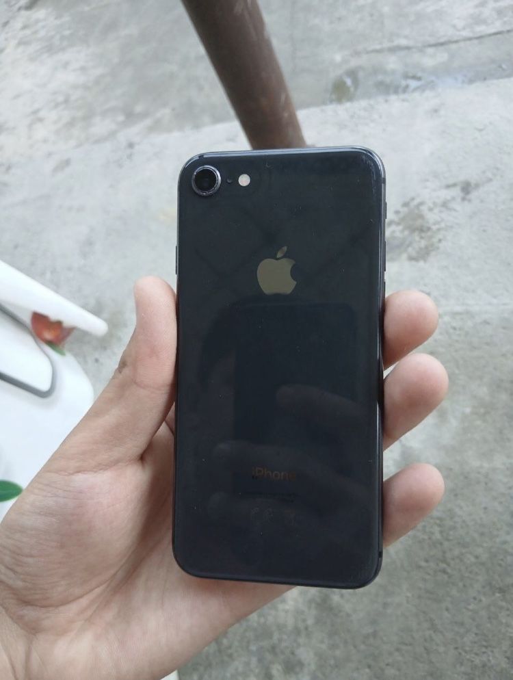 Iphone 8 64Gb holati yaxshi