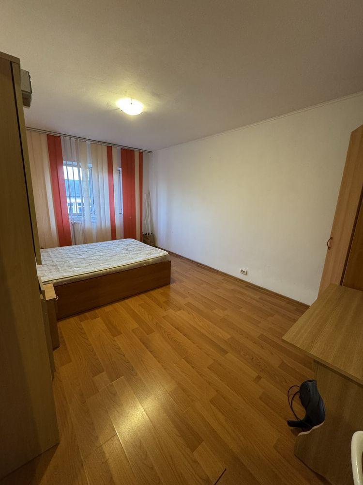 Ap 3 camere decomandat Piata Pacurari