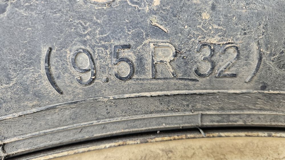 Roți tehnologice (înguste) 230/95 R32 sau 9.5R32