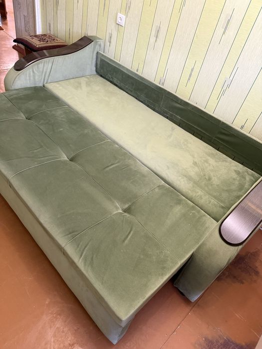 Продам диван в отличном состоянии.