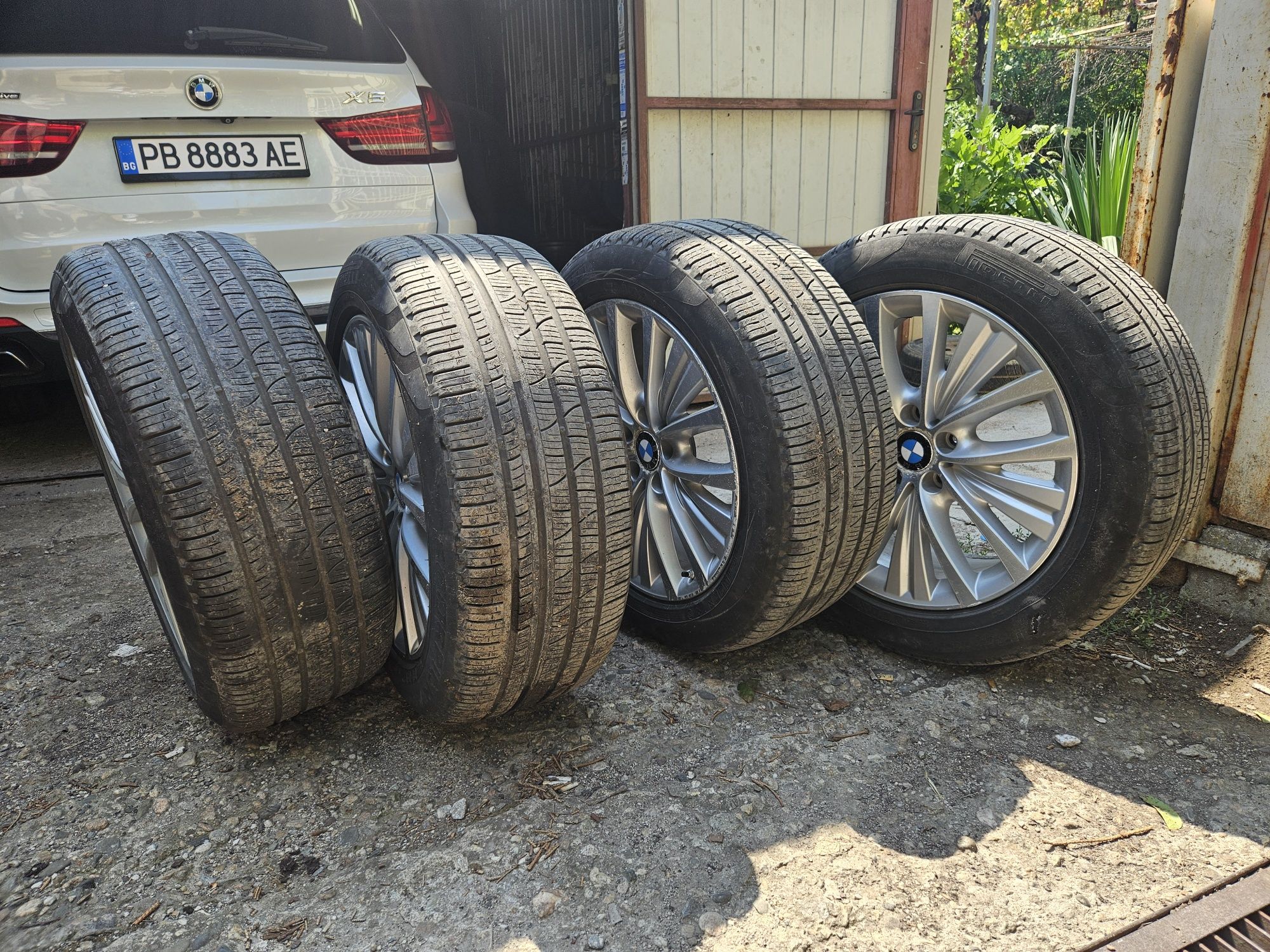 Оригинални джанти с гуми 255/55/19 и датчици за BMW X5 F15