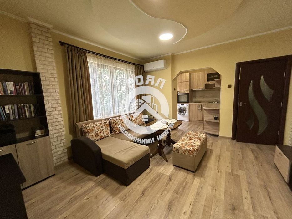 Продава се Двустаен апартамент в Пловдив, Съдийски - 53 кв.м за 1982 €/кв.м - Снимка #1