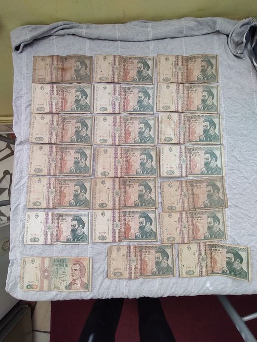 Bancnote vechi de 500 si 1000 lei