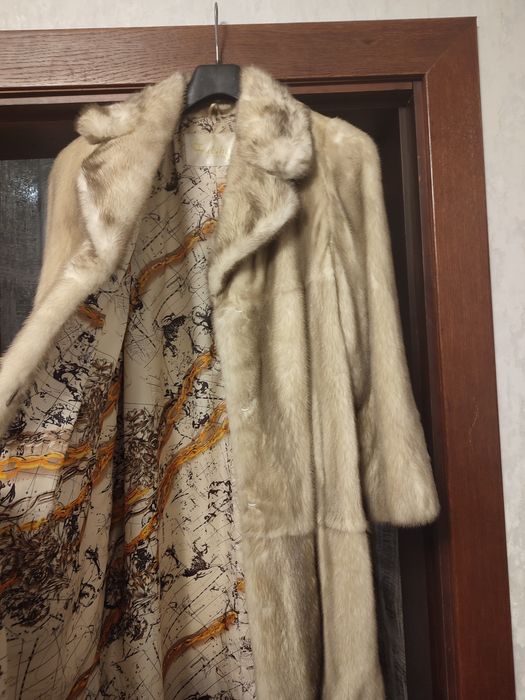 Шуба   норковая.