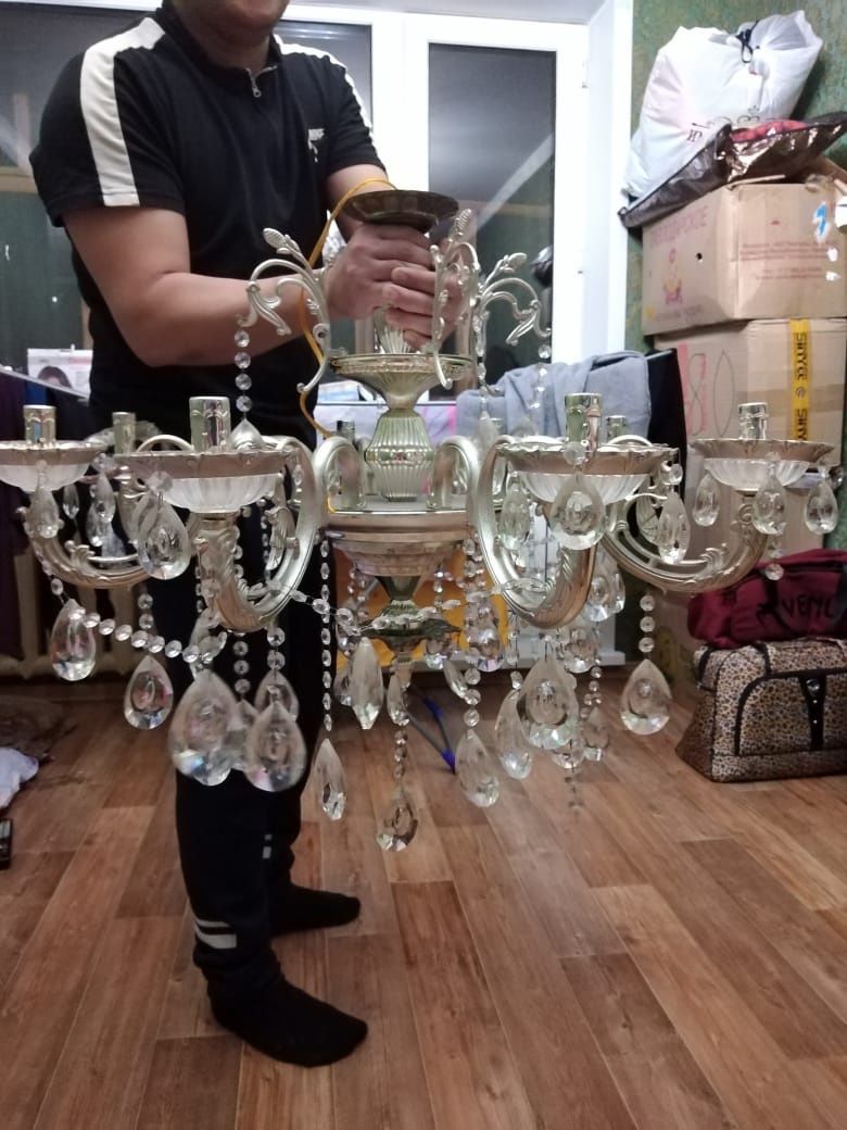 Продам люстру б.у