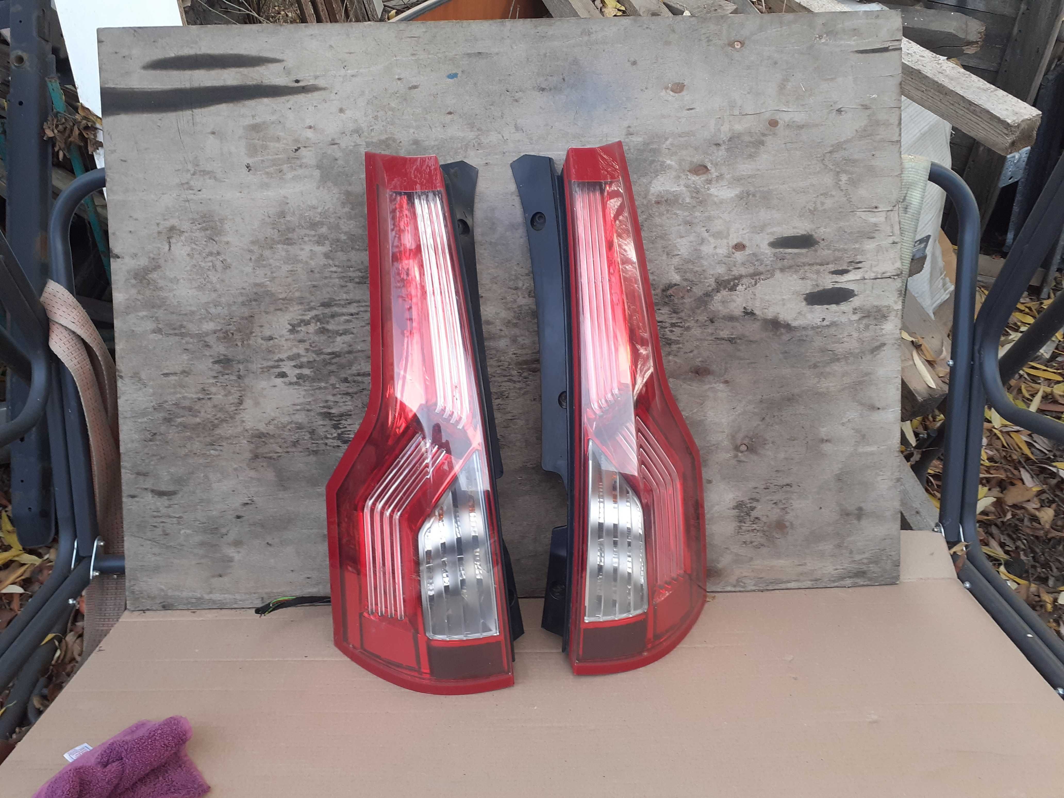 Stop stanga dreapta stopuri Lampa Tripla Citroen C4 picasso