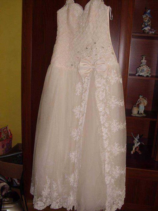Rochie mireasa culoare Ivory