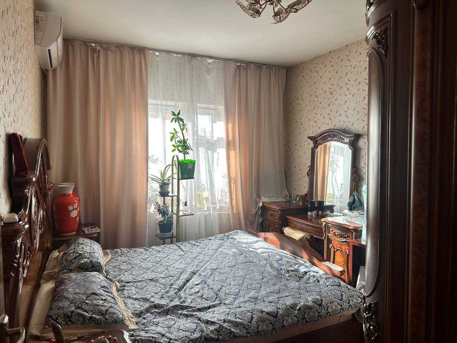 Юнусабад 14квартал.Продам 3 комн. квартиру на 4 этаже 5этажного дома.